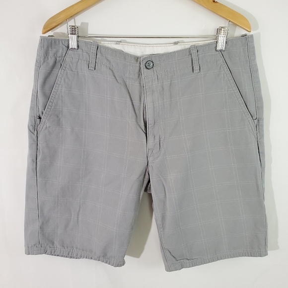 Levi's Other - Levi's Men's Light Gray Short Size 36